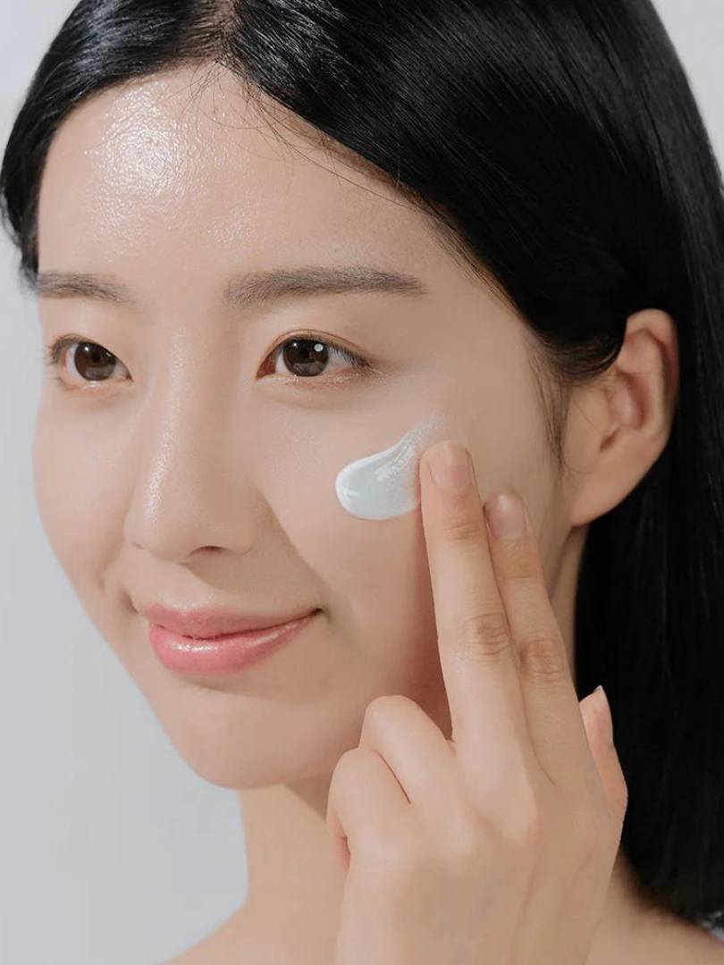 Skin1004 Madagascar Centella Hyalu-Cica Water-Fit Sun Serum SPF50+ PA++++ – Αντιηλιακό με υαλουρονικό κ σεντελα ασιάτικα - Image 5