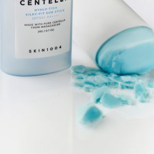 Skin1004 Madagascar Centella Hyalu-Cica silky fit sun stick